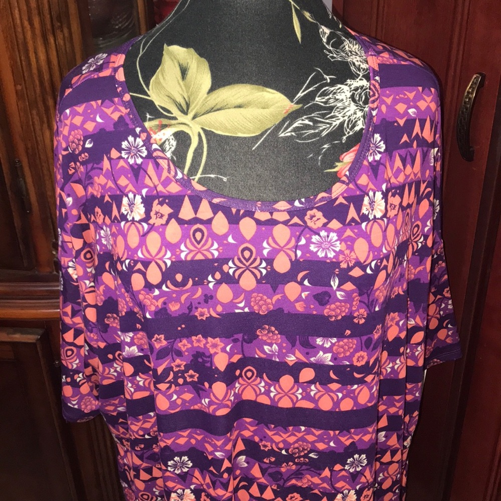 NWT Lularoe Plus size Irma top